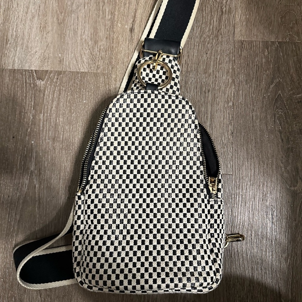 Altar’d State Checkered Sling Bag - Picture 4 of 6